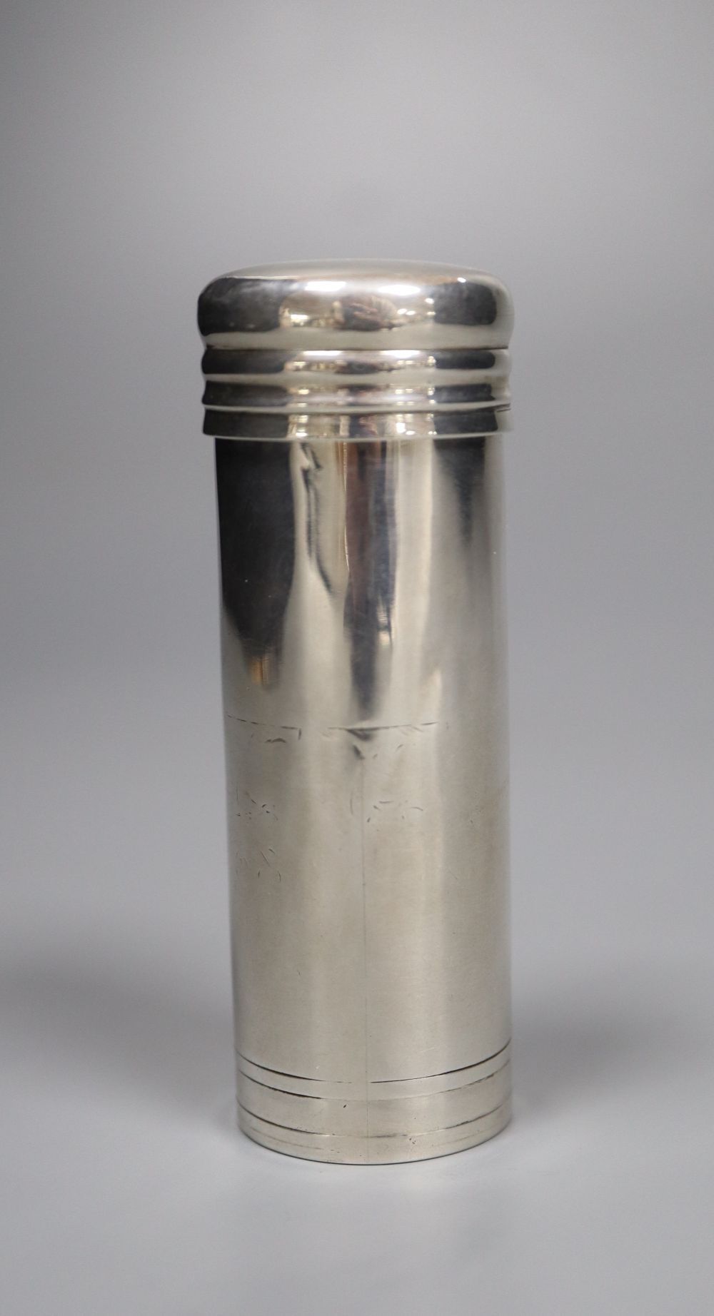 A Victorian silver cylindrical cased travelling shaving brush, Thomas Johnson I, London, 1869, 75mm (